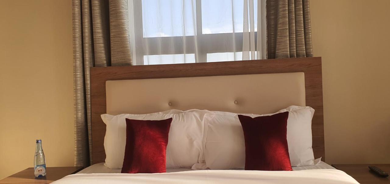 Walabi Mara Hotel Narok Eksteriør bilde